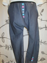 Dámské kalhoty se sníženým sedem, malované puntíky