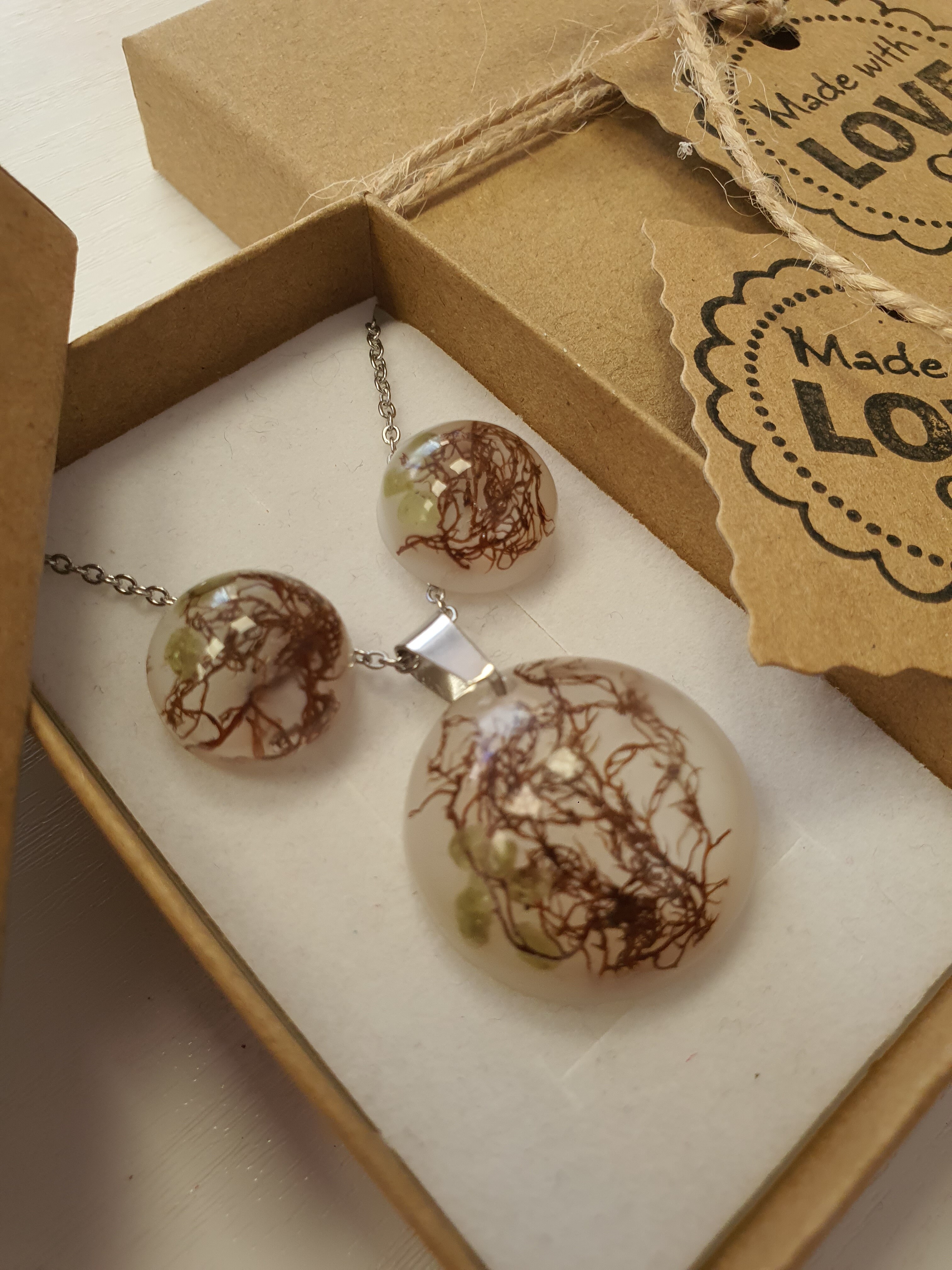 Něco o špercích z pryskyřice