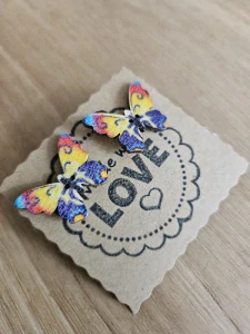Náušnice dřevěné, knoflíkové, motýlci 
