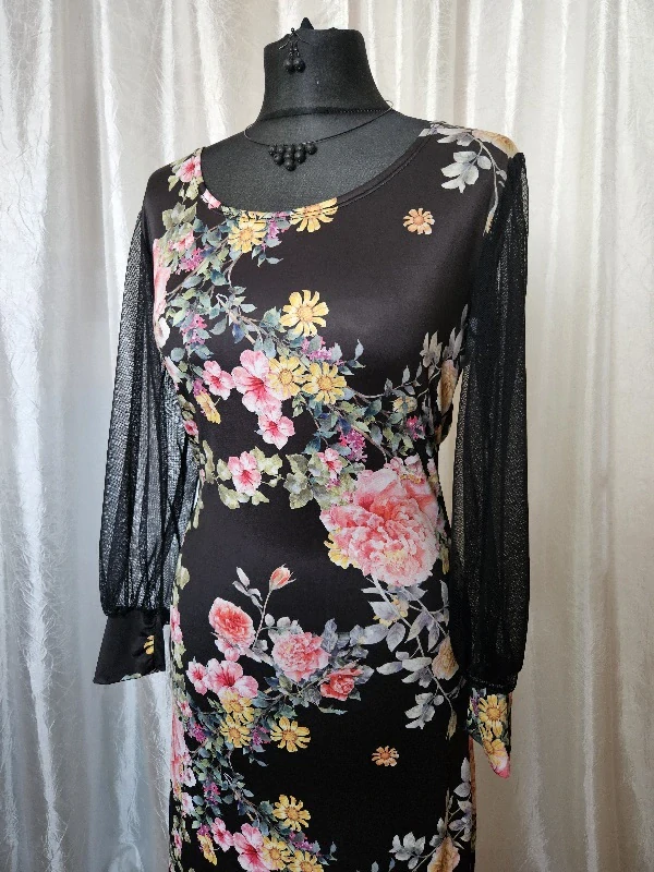 Šaty s širšími rukávy 