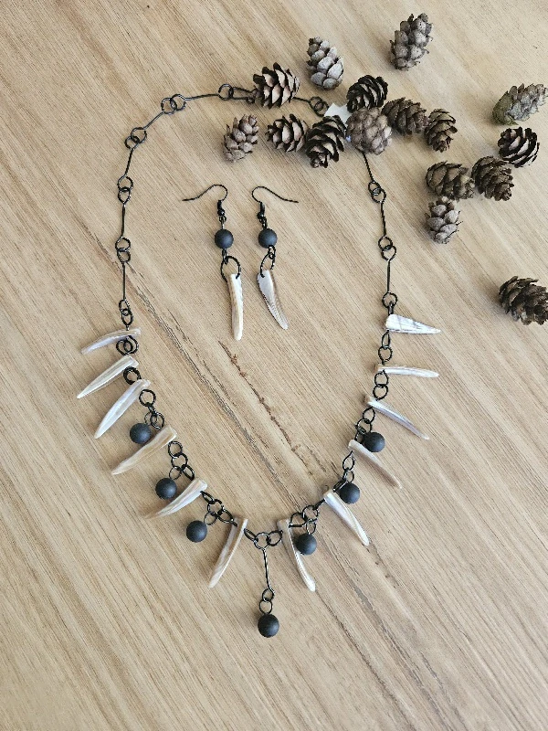 Souprava s kamenem onyx a mušlovina