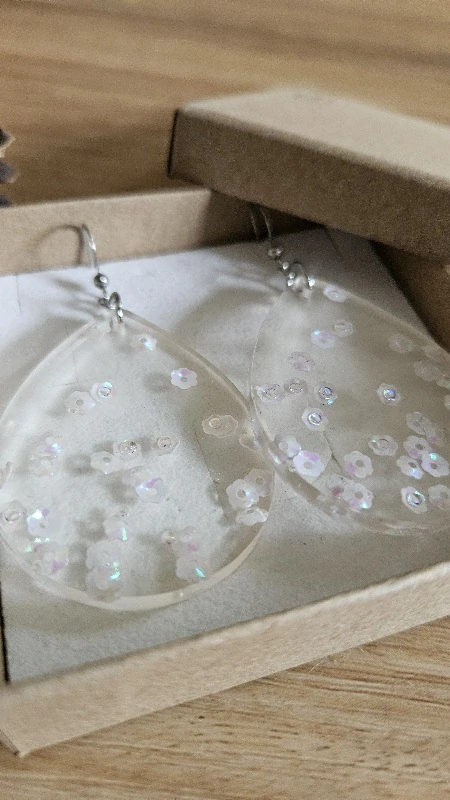 Náušnice z pryskyřice 