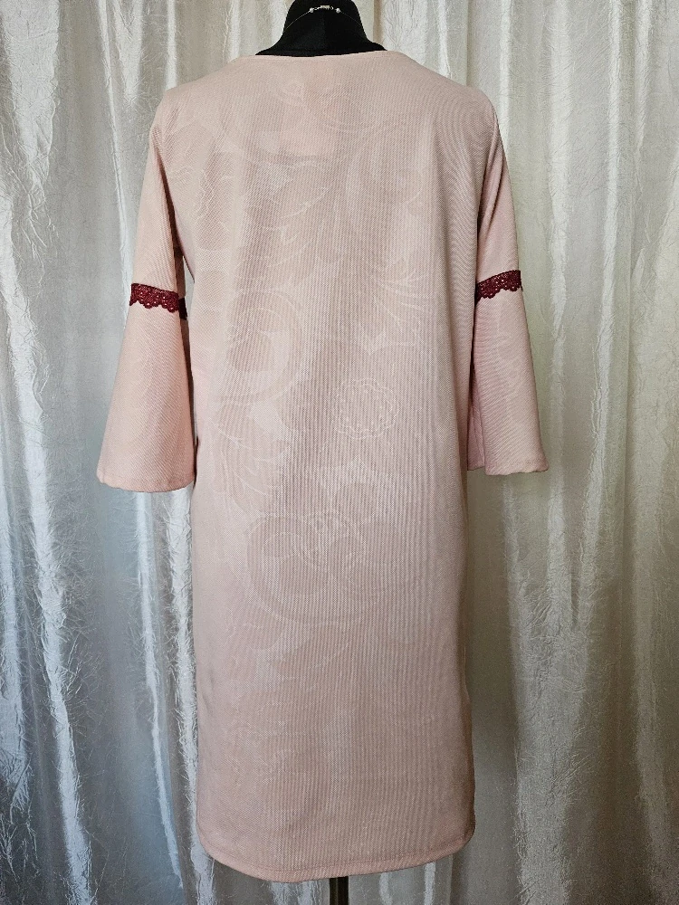 Šaty s širšími rukávy