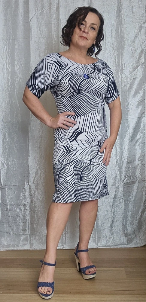 Úpletové šaty, přinechaný rukáv 