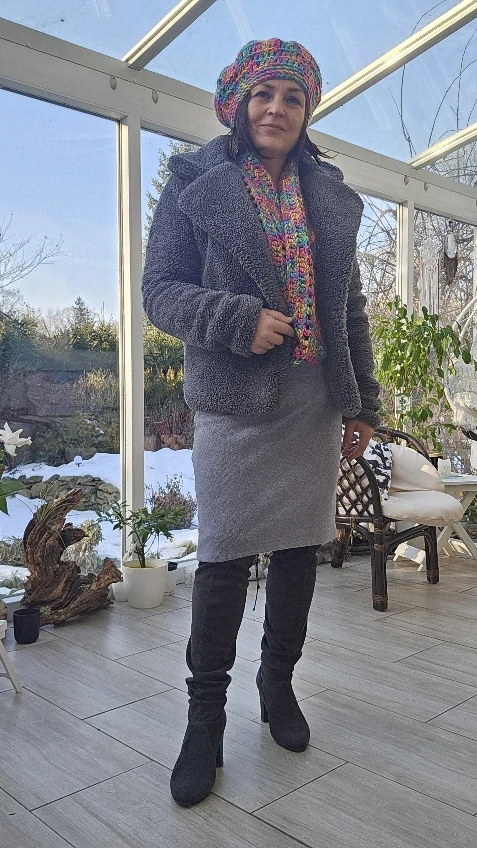 Šaty s širšími rukávy, pletenina