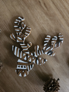 Brož, dřevěná, malovaná 